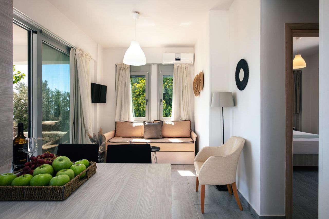 Evgoro Luxury Suites 아기아갈리니 외부 사진