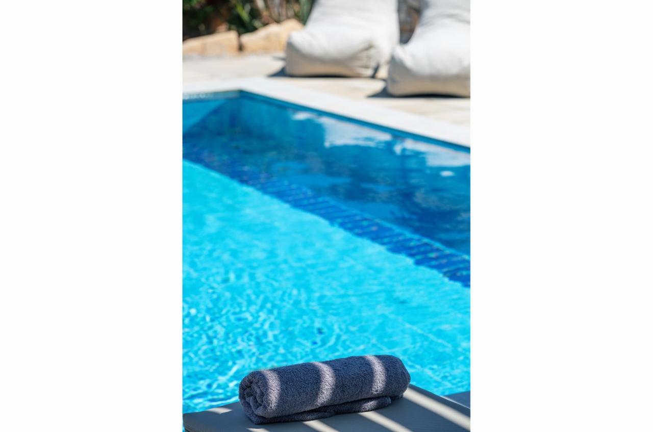 Evgoro Luxury Suites 아기아갈리니 외부 사진
