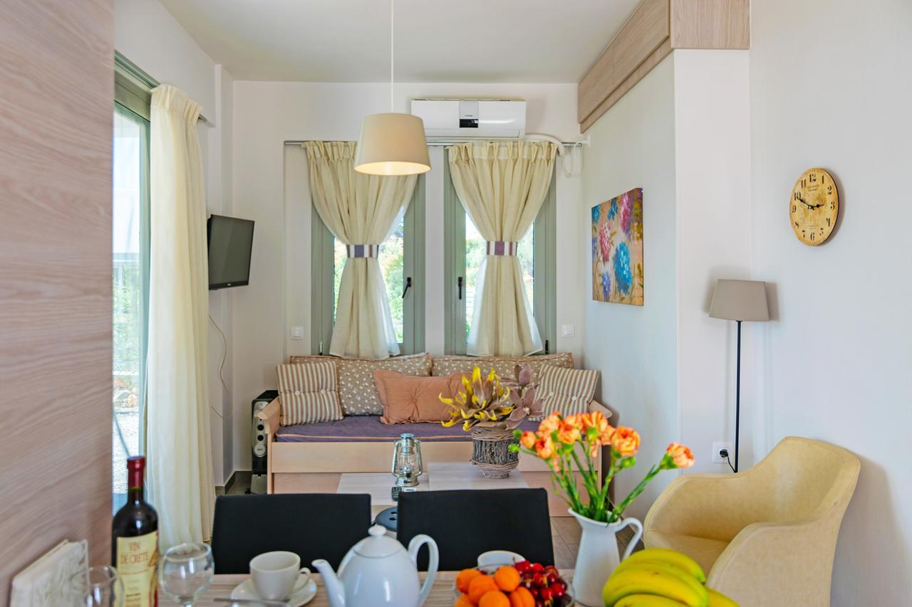 Evgoro Luxury Suites 아기아갈리니 외부 사진